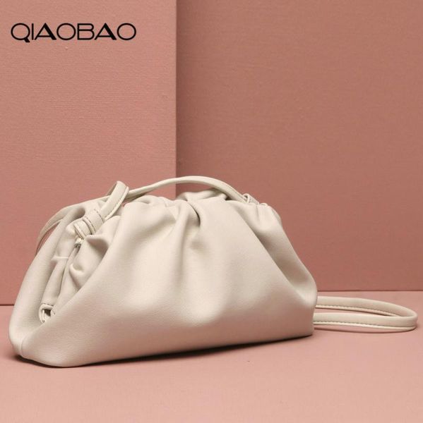 qiaobao из натуральной кожи коровы облако сумка мягкая сморщенная пельмени плеча роскошные сумки конструктора женщин ins горячие клатчи
qiaobao из натуральной кожи коровы облако сумка мягкая сморщенная пельмени плеча роскошные сумки конструктора женщин ins горячие клатчи
