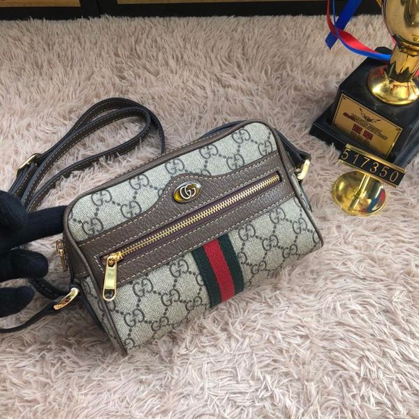 small classic waist chest bags for men real leather crossbody handbag messenger bag for man size 17x12x5.5cm
small classic waist chest bags for men real leather crossbody handbag messenger bag for man size 17x12x5.5cm