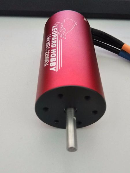 1pcs leopard lbp3674 kv2650 kv3270 kv1900 kv2200 kv1650 kv1300 4 poles inrunner brushless motor for rc car/ rc boat
1pcs leopard lbp3674 kv2650 kv3270 kv1900 kv2200 kv1650 kv1300 4 poles inrunner brushless motor for rc car/ rc boat