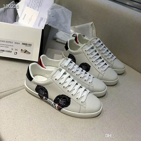 elastic band fashion white shoes light couple net red shoes female trend fashion casual shoes with light and comfortable flat bottom sports 
elastic band fashion white shoes light couple net red shoes female trend fashion casual shoes with light and comfortable flat bottom sports