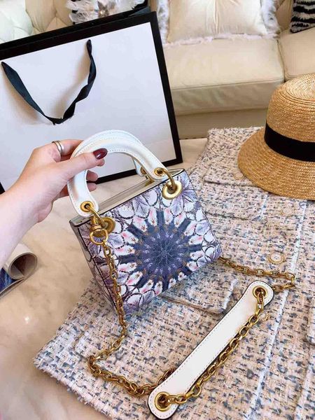 2018 fashion designer women handbags chain cross body bags mini shoulder bags real leather good quality totel purse lady flower handbags
2018 fashion designer women handbags chain cross body bags mini shoulder bags real leather good quality totel purse lady flower handbags