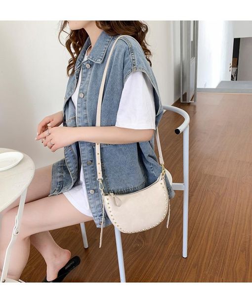 2020 new shoulder bag fashion moon clutch bag half moon armpit rivet zipper diagonal
2020 new shoulder bag fashion moon clutch bag half moon armpit rivet zipper diagonal