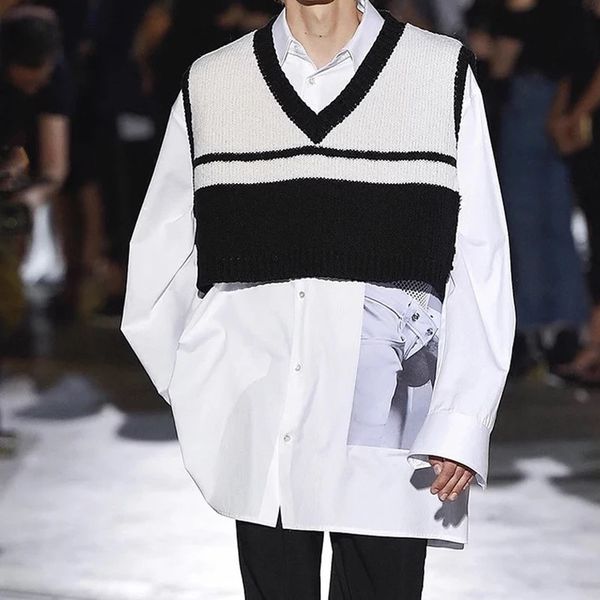 2018 men's clothing gd hair stylist fashion street college v collar loose spelling jacket vest plus size singer costumes, Black;white
2018 men's clothing gd hair stylist fashion street college v collar loose spelling jacket vest plus size singer costumes, Black;white