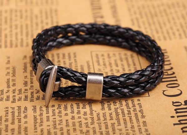lot 10pcs g25 black surfer double 6mm braided pu leather bracelet wristband men's cuff new, White
lot 10pcs g25 black surfer double 6mm braided pu leather bracelet wristband men's cuff new, White