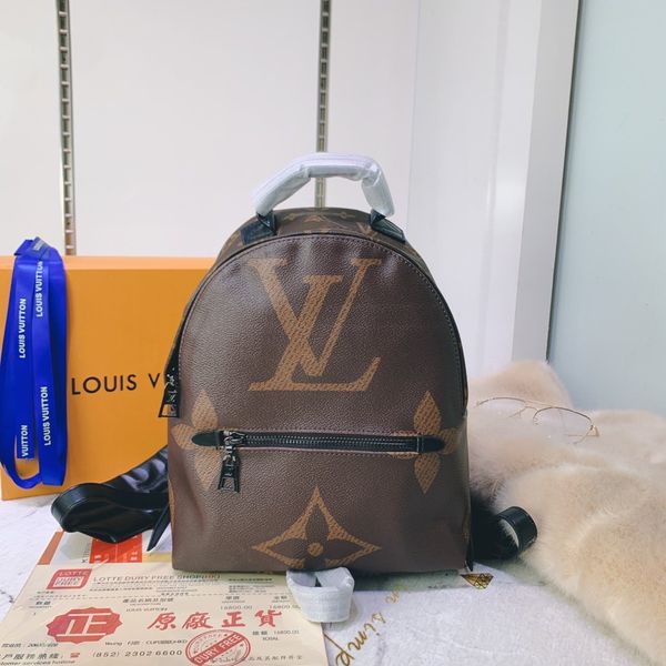 2020 new hight quality women springs medium backpack genuine leather backpacks women printing leather men backpack 
2020 new hight quality women springs medium backpack genuine leather backpacks women printing leather men backpack