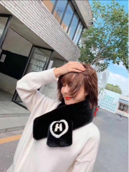 2020 fashion accessories autumn/winter scarf, autumn/winter new mink scarf, warm, soft and comfortable scarf, Blue;gray
2020 fashion accessories autumn/winter scarf, autumn/winter new mink scarf, warm, soft and comfortable scarf, Blue;gray