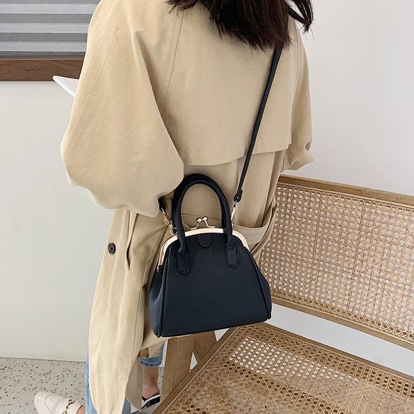 2020 new clip bag handbag shoulder bag women purses and handbags bags handbag
2020 new clip bag handbag shoulder bag women purses and handbags bags handbag