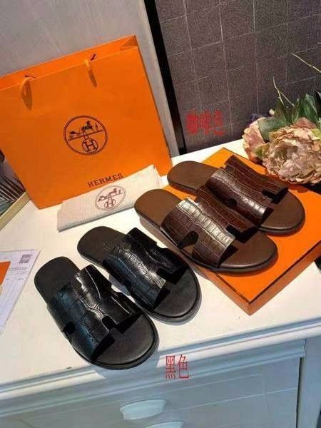 2019 summer h listed male slippers imported crocodile leather face inner sheep rubber outsole, Black
2019 summer h listed male slippers imported crocodile leather face inner sheep rubber outsole, Black