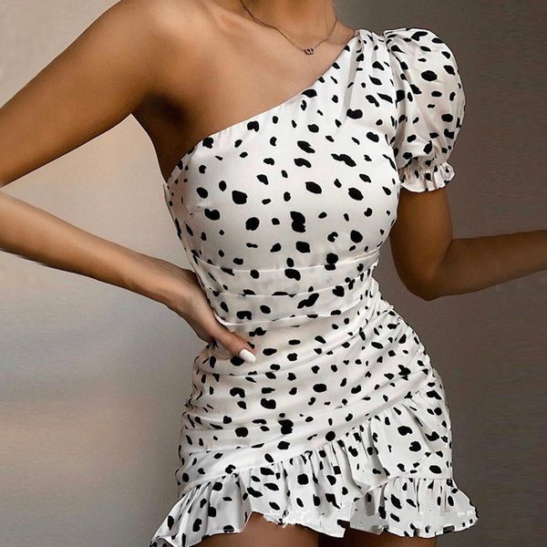 deat 2020 spring summer one shoulder short puff sleeve skew collar white floral print slim ruffles mini dress women mi728, Black;gray
deat 2020 spring summer one shoulder short puff sleeve skew collar white floral print slim ruffles mini dress women mi728, Black;gray
