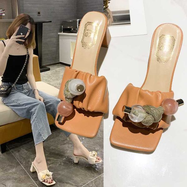 female shoes ladies' slippers square heel slides women heels 2020 block soft high rome rubber pu hoof shoes, Black
female shoes ladies' slippers square heel slides women heels 2020 block soft high rome rubber pu hoof shoes, Black