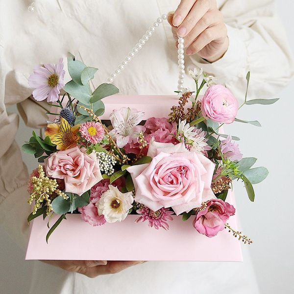 gift wrap flower box paper handbags bouquet packing square portable case florist packaging decoration
gift wrap flower box paper handbags bouquet packing square portable case florist packaging decoration