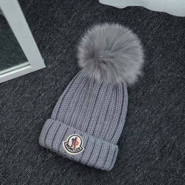 noble winter knitted real fur hat women thicken beanies with real fox fur fur pompoms warm caps snapback pompon beanie hats, Blue;gray
noble winter knitted real fur hat women thicken beanies with real fox fur fur pompoms warm caps snapback pompon beanie hats, Blue;gray