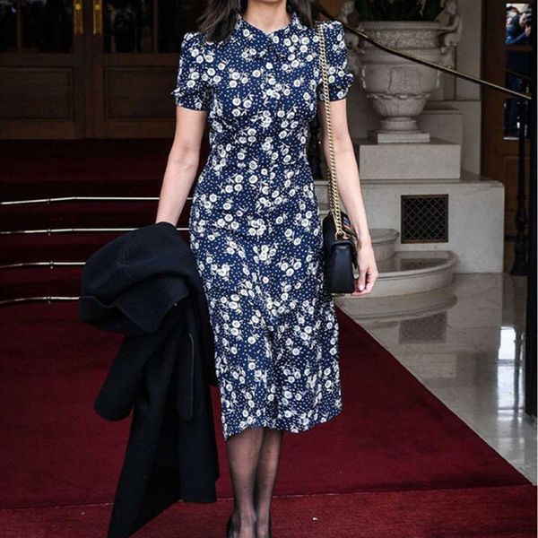 women chic dress 2020 spring summer short sleeve flower printed peter pan collar dandelion printed sweet midi dress, Black;gray
women chic dress 2020 spring summer short sleeve flower printed peter pan collar dandelion printed sweet midi dress, Black;gray