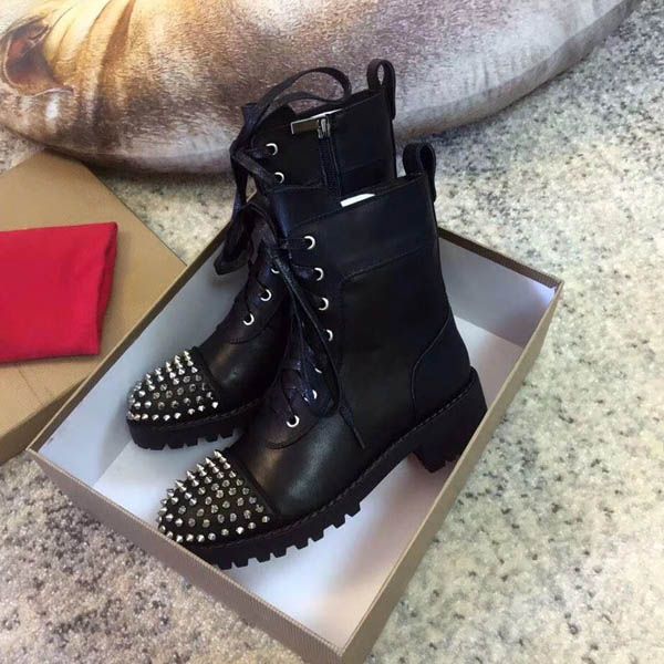riveted socks, boots, black flat heels, ankles, boots, scarves inlaid with fashion designer women's boots and original boxes
riveted socks, boots, black flat heels, ankles, boots, scarves inlaid with fashion designer women's boots and original boxes