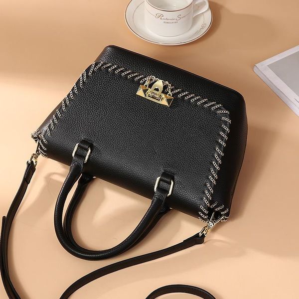 belle2019 baotou woman layer cowhide bag weave package single shoulder span handbag
belle2019 baotou woman layer cowhide bag weave package single shoulder span handbag