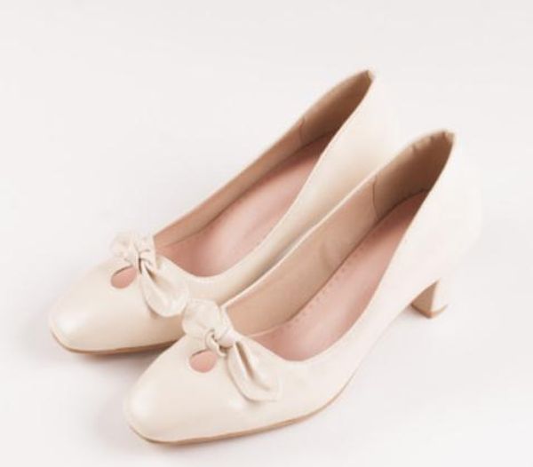send 2018 spring and autumn new style bowknot square head coarse heel middle heel women's shoes, Black
send 2018 spring and autumn new style bowknot square head coarse heel middle heel women's shoes, Black