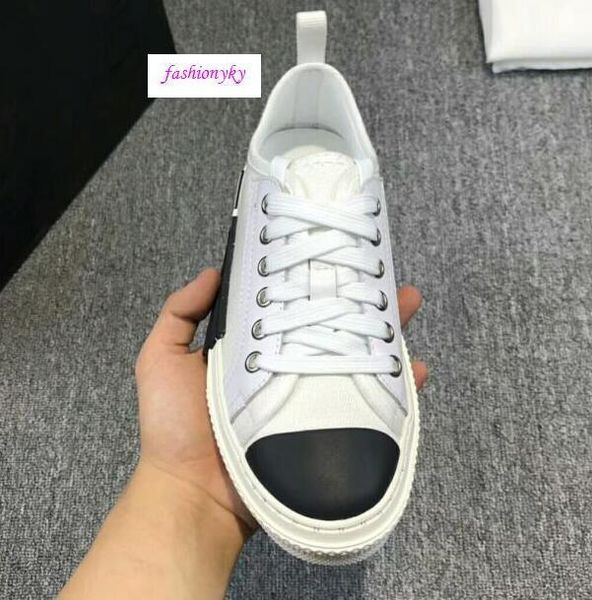 new classics b23 "single m classic as the main vision, in the way of large-area printing on the upper lovers size 39, Black
new classics b23 "single m classic as the main vision, in the way of large-area printing on the upper lovers size 39, Black