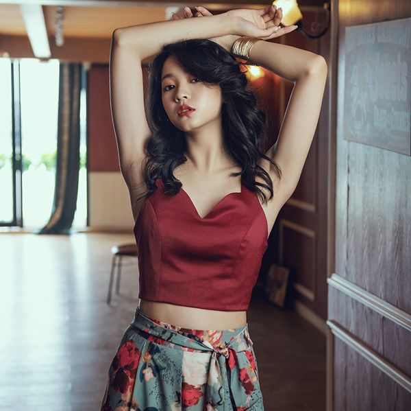 mumuzi retro spaghetti red female v neck bottom vest short design tank cropped shirts female, White
mumuzi retro spaghetti red female v neck bottom vest short design tank cropped shirts female, White