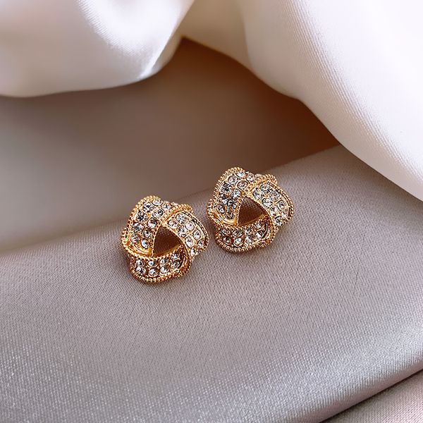 2020 korea fashion exquisite life copper inlaid zircon geometric triangle small simple elegant female earrings, Golden;silver
2020 korea fashion exquisite life copper inlaid zircon geometric triangle small simple elegant female earrings, Golden;silver