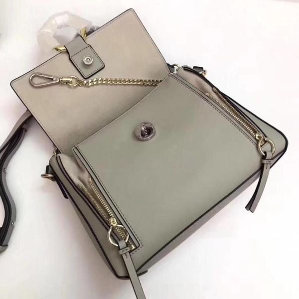 high-quality leather handbags, large-capacity shoulder handbags, the highest quality bags
high-quality leather handbags, large-capacity shoulder handbags, the highest quality bags