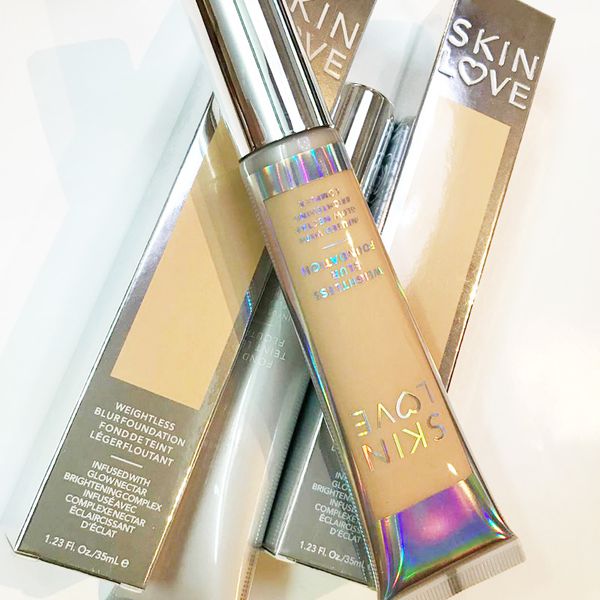 Skin Love Weightless Blur Foundation INFUSED WITH GLOW NECTAR BRIGHTENING COMPLEX 2 colors linen and vanilla in stock 60pcs
Skin Love Weightless Blur Foundation INFUSED WITH GLOW NECTAR BRIGHTENING COMPLEX 2 colors linen and vanilla in stock 60pcs