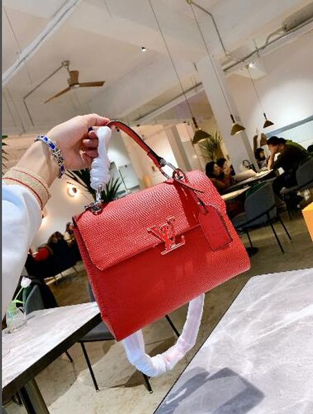 fashion bags european and american fashion style handbags new women's single shoulder bag chain bag manufacturers direct sale
fashion bags european and american fashion style handbags new women's single shoulder bag chain bag manufacturers direct sale