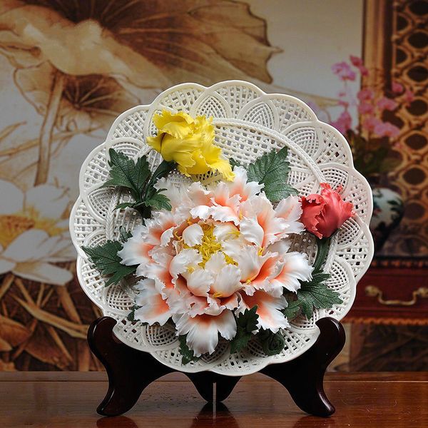 2020 designer new ceramic handmade peony hanging plate art decoration new chinese living room decoration crafts housewarming gift
2020 designer new ceramic handmade peony hanging plate art decoration new chinese living room decoration crafts housewarming gift