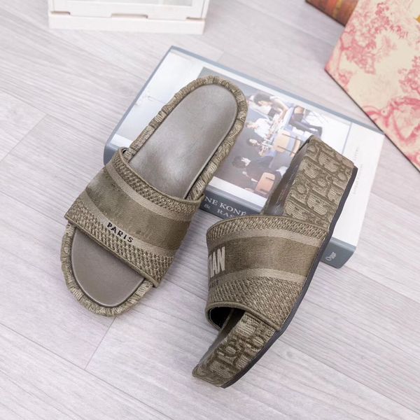 with box lady slippers heel shoes sandals beach slide slippers fashion scuffs slippers genuine dhl by shoe02 da2101, Black
with box lady slippers heel shoes sandals beach slide slippers fashion scuffs slippers genuine dhl by shoe02 da2101, Black