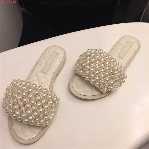 ladies low-heeled sandals, new summer pearl embellished fashion open-toe flat leather sandals slipper with original shoe box, Black
ladies low-heeled sandals, new summer pearl embellished fashion open-toe flat leather sandals slipper with original shoe box, Black