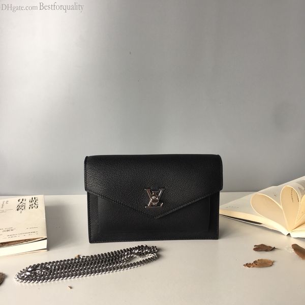 ladies bag new color exquisite temperament ladies handbags shooting makeup bag size19*12.7*3cm 
ladies bag new color exquisite temperament ladies handbags shooting makeup bag size19*12.7*3cm