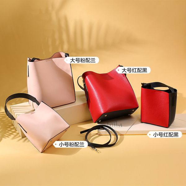 ms 2019 new women's shoulder slope package in europe and the bucket package into two color size
ms 2019 new women's shoulder slope package in europe and the bucket package into two color size