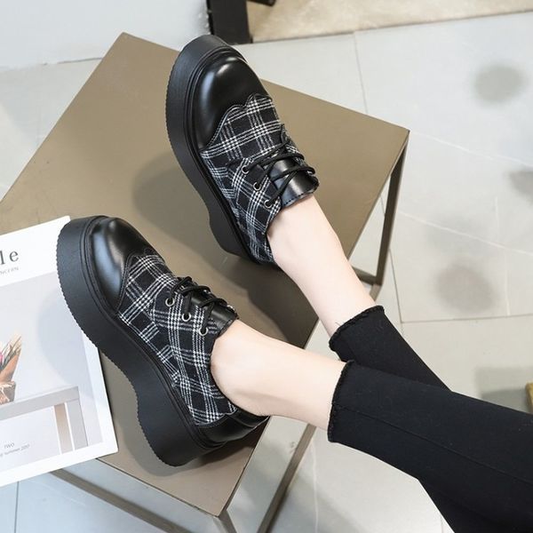autumn women platform shoes woman brogue derby pu leather flats lace up footwear female flat walking shoes for women e16-71, Black
autumn women platform shoes woman brogue derby pu leather flats lace up footwear female flat walking shoes for women e16-71, Black