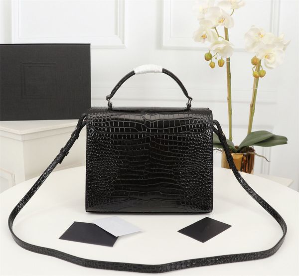 5a dust three handle cassandra 578000 colors, bag bag medium de poudre leather embossed grain bag,with styles,4 shoulde heno, Red;black
5a dust three handle cassandra 578000 colors, bag bag medium de poudre leather embossed grain bag,with styles,4 shoulde heno, Red;black