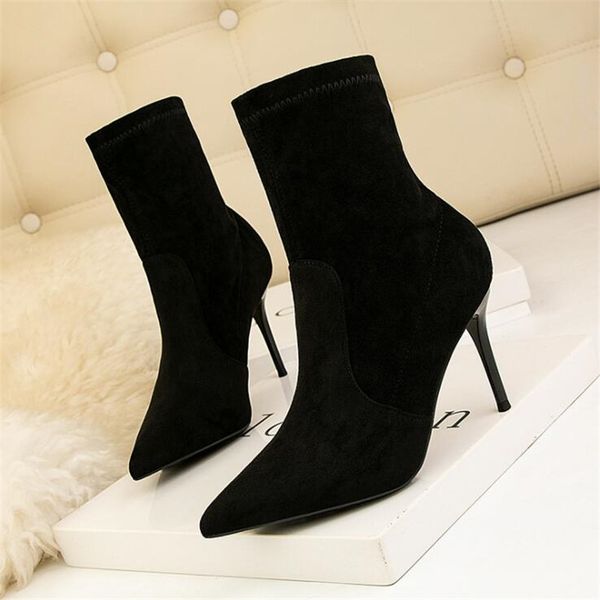2020 spring autumn suede women boots high heel ankle boots luxury women desiger short plus size party shoes size 34-41, Black
2020 spring autumn suede women boots high heel ankle boots luxury women desiger short plus size party shoes size 34-41, Black