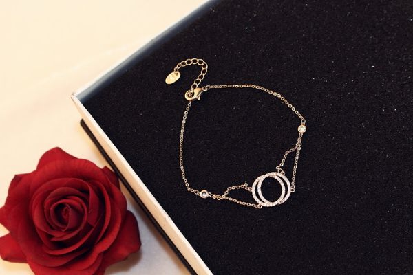 wholesale-high-grade fashion adjustable jewel-encrusted alloy bracelet for women, Black
wholesale-high-grade fashion adjustable jewel-encrusted alloy bracelet for women, Black