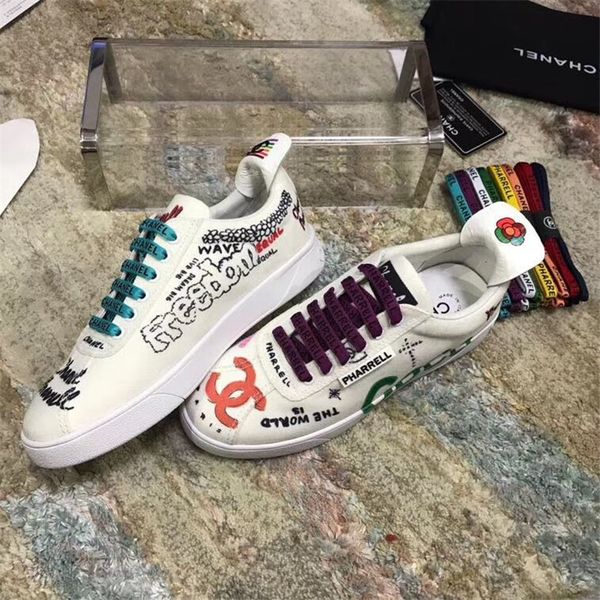 Women men lei ure hoe flat neaker cowhide colorful letter print lace up ca ual couple neaker ize 35 44
Women men lei ure hoe flat neaker cowhide colorful letter print lace up ca ual couple neaker ize 35 44