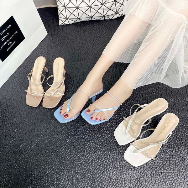 med slippers casual shoes woman 2020 slipers women glitter slides square heel soft new jelly block scandals fabric, Black
med slippers casual shoes woman 2020 slipers women glitter slides square heel soft new jelly block scandals fabric, Black
