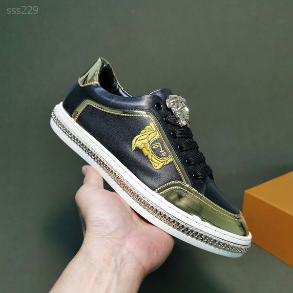 2020 fashion european men's shoes fashion metal color matching casual leather printed board shoes tide factory direct sales size 39-44c, Black
2020 fashion european men's shoes fashion metal color matching casual leather printed board shoes tide factory direct sales size 39-44c, Black