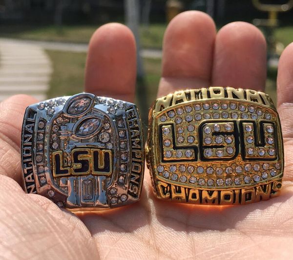 2 шт. 2003 2007 lsu tigers национальный чемпионат кольцо сувенир вентилятор мужчины подарок оптовая перевозка груза падения, Golden;silver
2 шт. 2003 2007 lsu tigers национальный чемпионат кольцо сувенир вентилятор мужчины подарок оптовая перевозка груза падения, Golden;silver