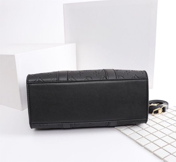 42889 leather classic fashion handbag card bag zero wallet men's and women's backpacks single shoulder bag 42889
42889 leather classic fashion handbag card bag zero wallet men's and women's backpacks single shoulder bag 42889