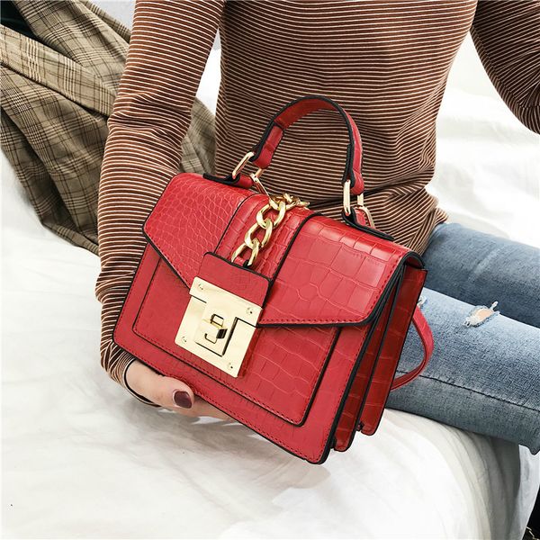 crossbody сумки для женщин крокодил шаблон искусственная кожа посланник заклепки сумки небольшой лоскут сумки мода дамы плечо
crossbody сумки для женщин крокодил шаблон искусственная кожа посланник заклепки сумки небольшой лоскут сумки мода дамы плечо