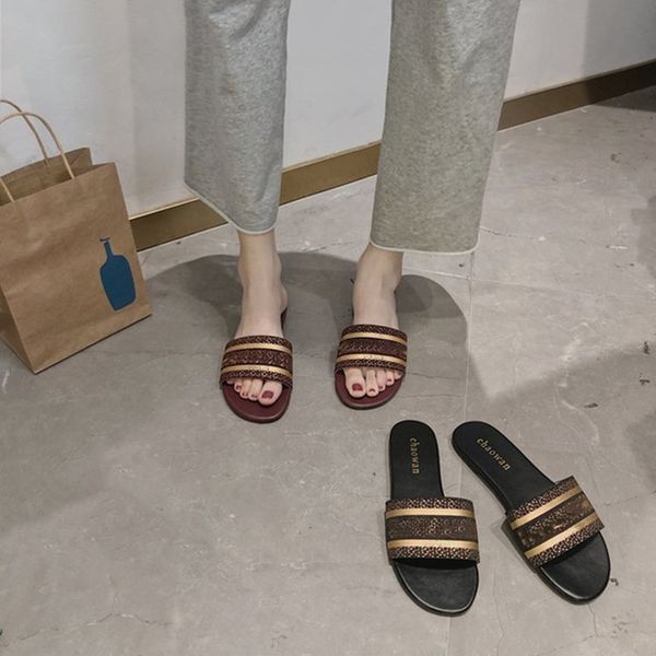 wholesale women designer slippers panelled scuff summer shoes fashion club elegant beachwear flat shoes flip flops elegant luxury 0160, Black 
wholesale women designer slippers panelled scuff summer shoes fashion club elegant beachwear flat shoes flip flops elegant luxury 0160, Black