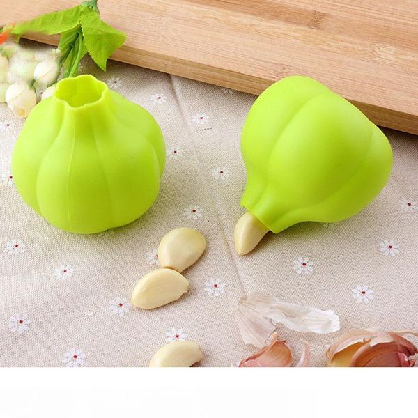 silicone garlic peeler creative kitchen practical garlic zesters tool home super soft garlic peeling device kitchen tool hh7-388
silicone garlic peeler creative kitchen practical garlic zesters tool home super soft garlic peeling device kitchen tool hh7-388