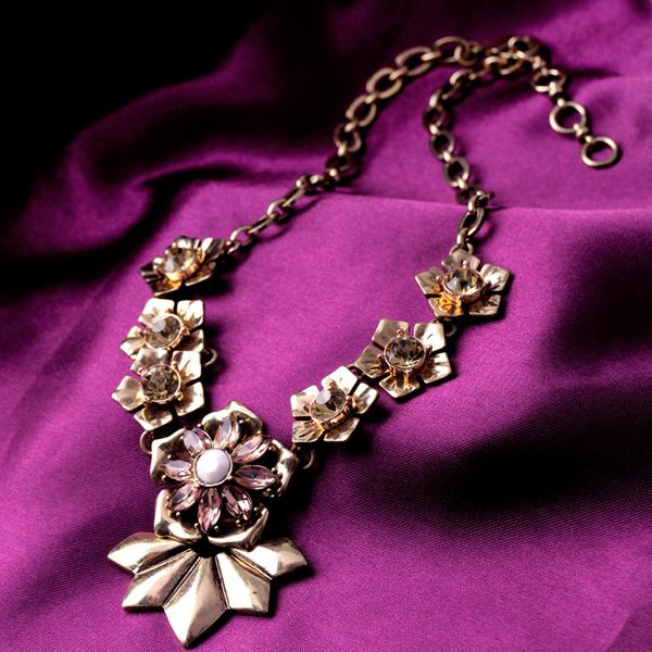 small mixed batch of factory outlets set crystal five-pointed star pendant female vintage statement necklace for women in box, Silver
small mixed batch of factory outlets set crystal five-pointed star pendant female vintage statement necklace for women in box, Silver