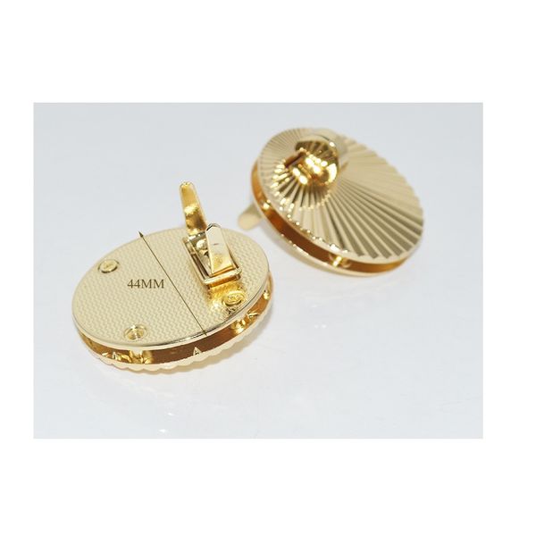 seashell round shape clasp turn lock twist locks diy leather handbag bag hardware free
seashell round shape clasp turn lock twist locks diy leather handbag bag hardware free