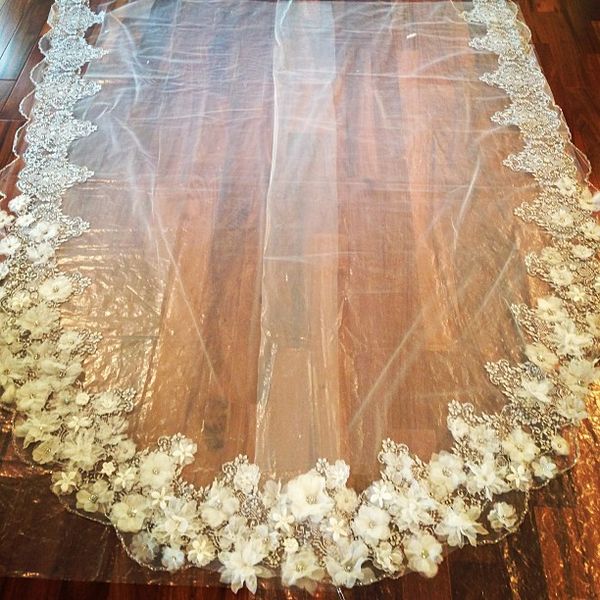 sparkle wedding veils 3d floral appliques with rhinestone beads 3m white ivory wedding veil cathedral length custom made bridal veil, Black
sparkle wedding veils 3d floral appliques with rhinestone beads 3m white ivory wedding veil cathedral length custom made bridal veil, Black