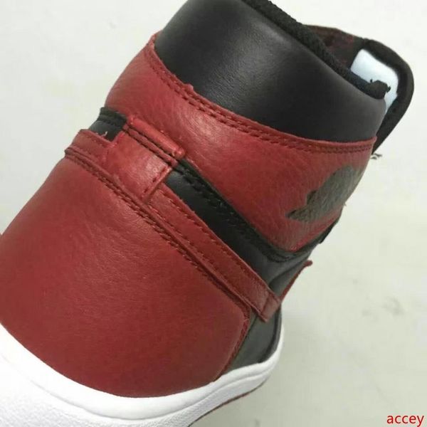 with og 1 classic 1s basketball shoes bred high basketball shoes og factory version michael sports only
with og 1 classic 1s basketball shoes bred high basketball shoes og factory version michael sports only