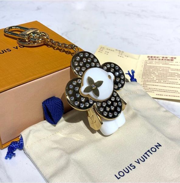 2019 luxury key chain stylish car key chain for women and men stainless steel 100% leather gift key chain box, Silver
2019 luxury key chain stylish car key chain for women and men stainless steel 100% leather gift key chain box, Silver