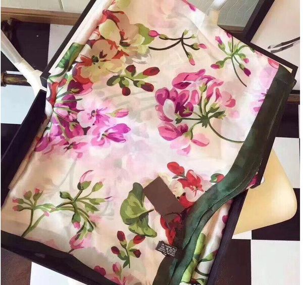 Роскошный бренд шелковый шарф для женщин 2019 Весна дизайнер цветочный цветок длин
Роскошный бренд шелковый шарф для женщин 2019 Весна дизайнер цветочный цветок длин