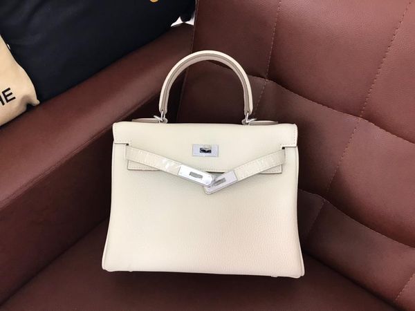 35cm 30cm 25cm milkshake white women totes bags genuine leather fashion lady handbag come scarf and horse toy ing
35cm 30cm 25cm milkshake white women totes bags genuine leather fashion lady handbag come scarf and horse toy ing